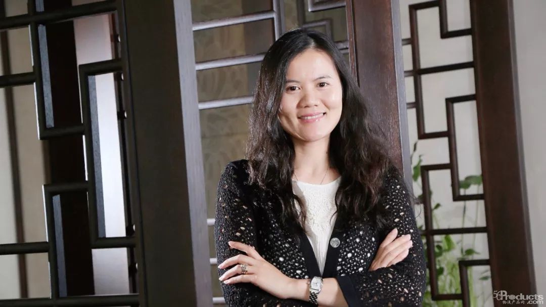 阿里彭蕾：從月薪500元到身價400億，她留下2條職場潛規則