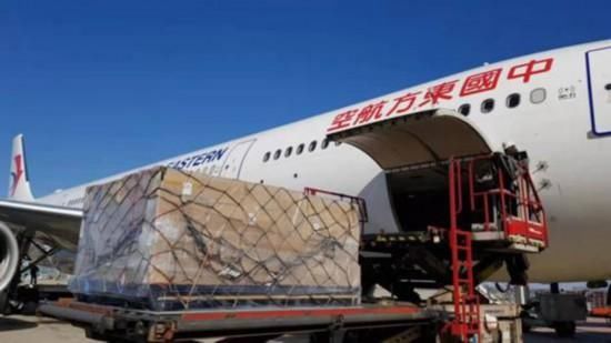 阿里巴巴全球采購醫療物資經東航專機陸續抵滬
