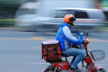 最牛外賣員，創業5年估值300億，拿下京東沃爾瑪，現在沖刺上市！