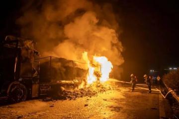 又一輛快遞車高速自燃！這類物品不能收......