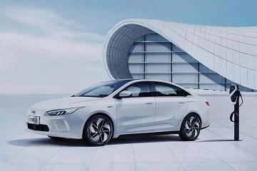 “浪尖”上的新能源汽車產業再迎利好！