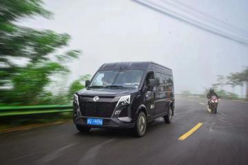人生如旅 我亦行人 東風御風房車讓你人間值得