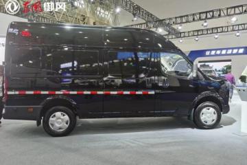 首發亮相！純電寬體輕客東風御風V9E閃耀中國國際商用車展