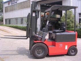 四輪平衡重式蓄電池叉車 TK系列TK20-30 
