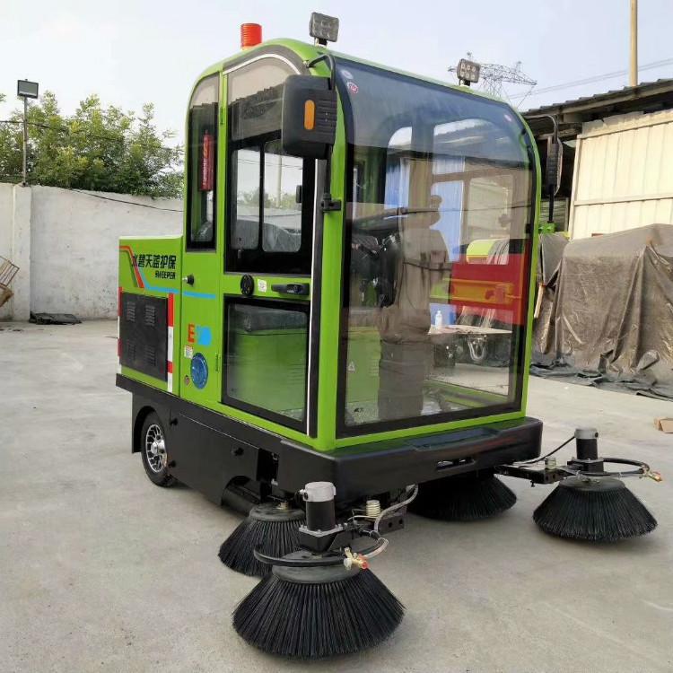  定制小型電動(dòng)清掃車(chē) 全封閉式路面清掃車(chē) 電動(dòng)四輪掃路車(chē)